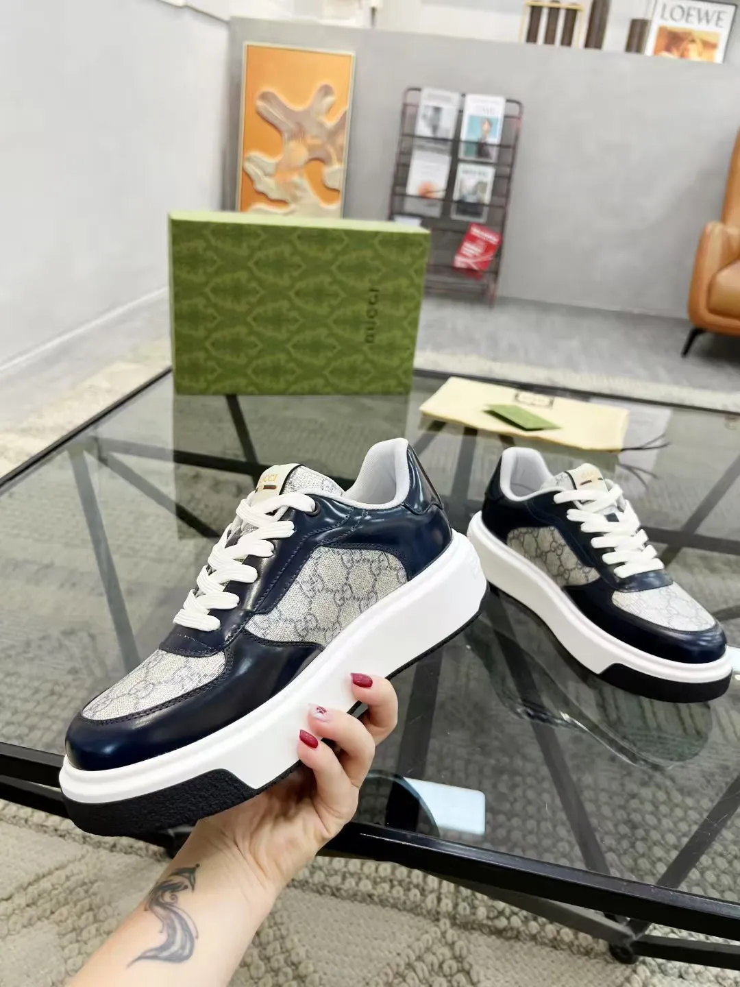 Factory price: 480💰New men's shoes GUCCI [Lightning] latest shoes shipped. Original quality, fashionable, made of special materials, sheepskin lining, brand new packaging. The foot feels super comfortable and the workmanship is impeccable. Size: 38-44, customized 45